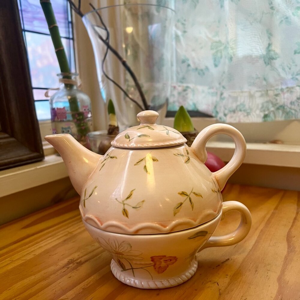 Harry and David Tea For One Set - Blush Floral Teapot & Cup
